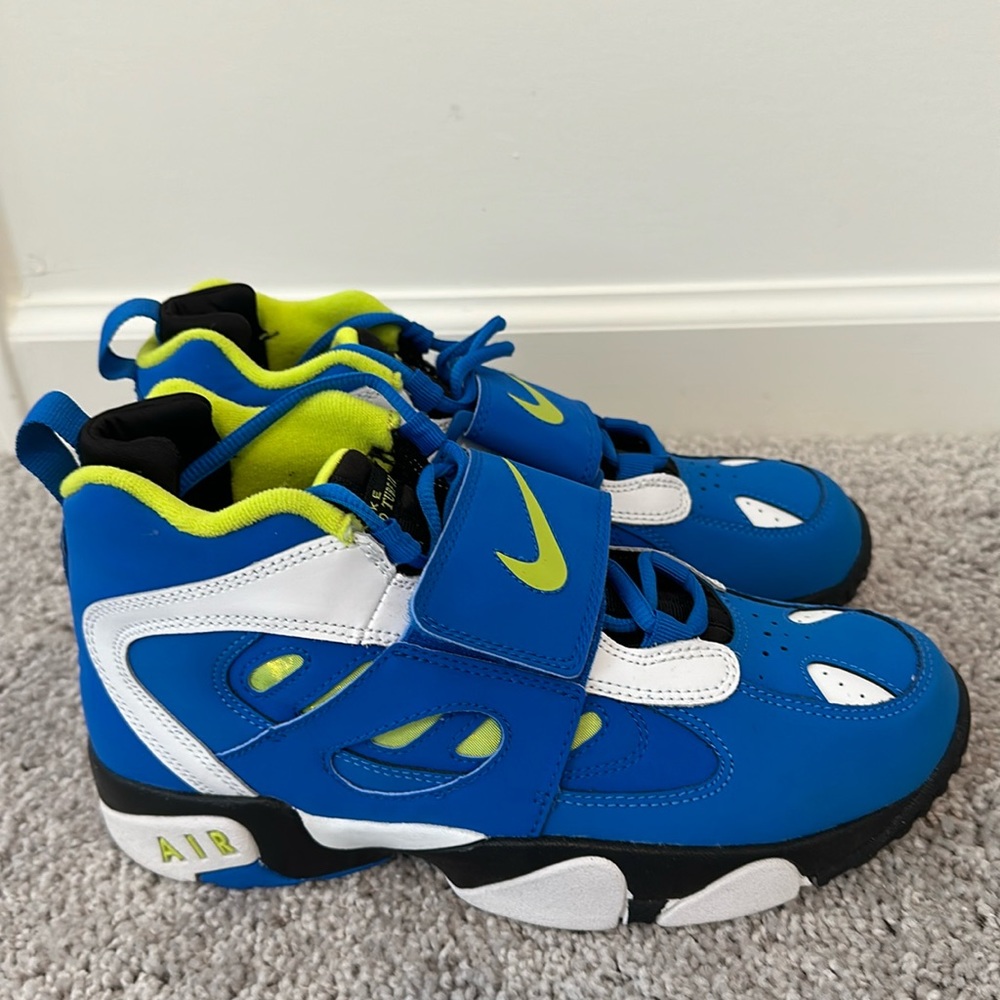 Nike Air Diamond Turf 2, Royal blue, Boys (Youth). No tag/box.